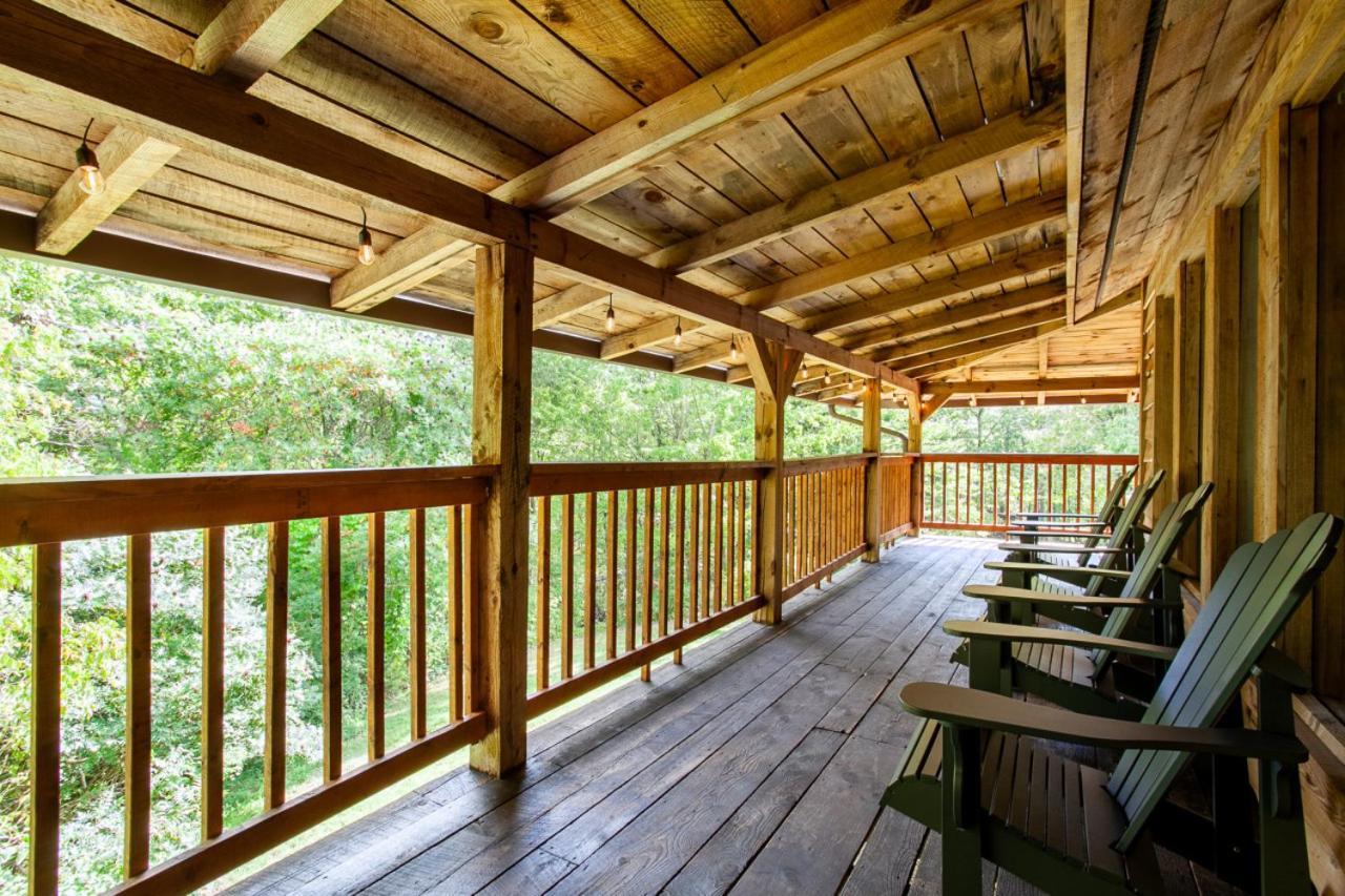 Forest Home Hot Tub Fire Pit Pool Table 鸽子谷 外观 照片