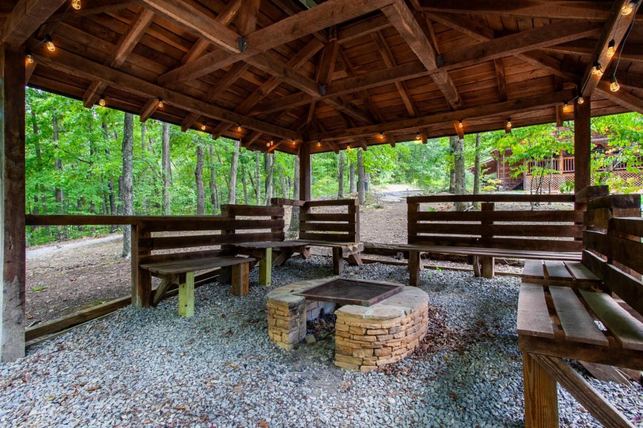 Forest Home Hot Tub Fire Pit Pool Table 鸽子谷 外观 照片
