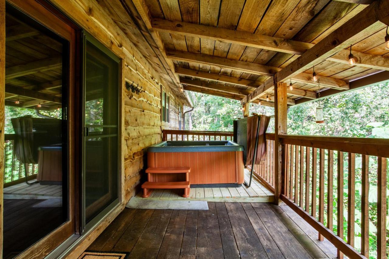 Forest Home Hot Tub Fire Pit Pool Table 鸽子谷 外观 照片