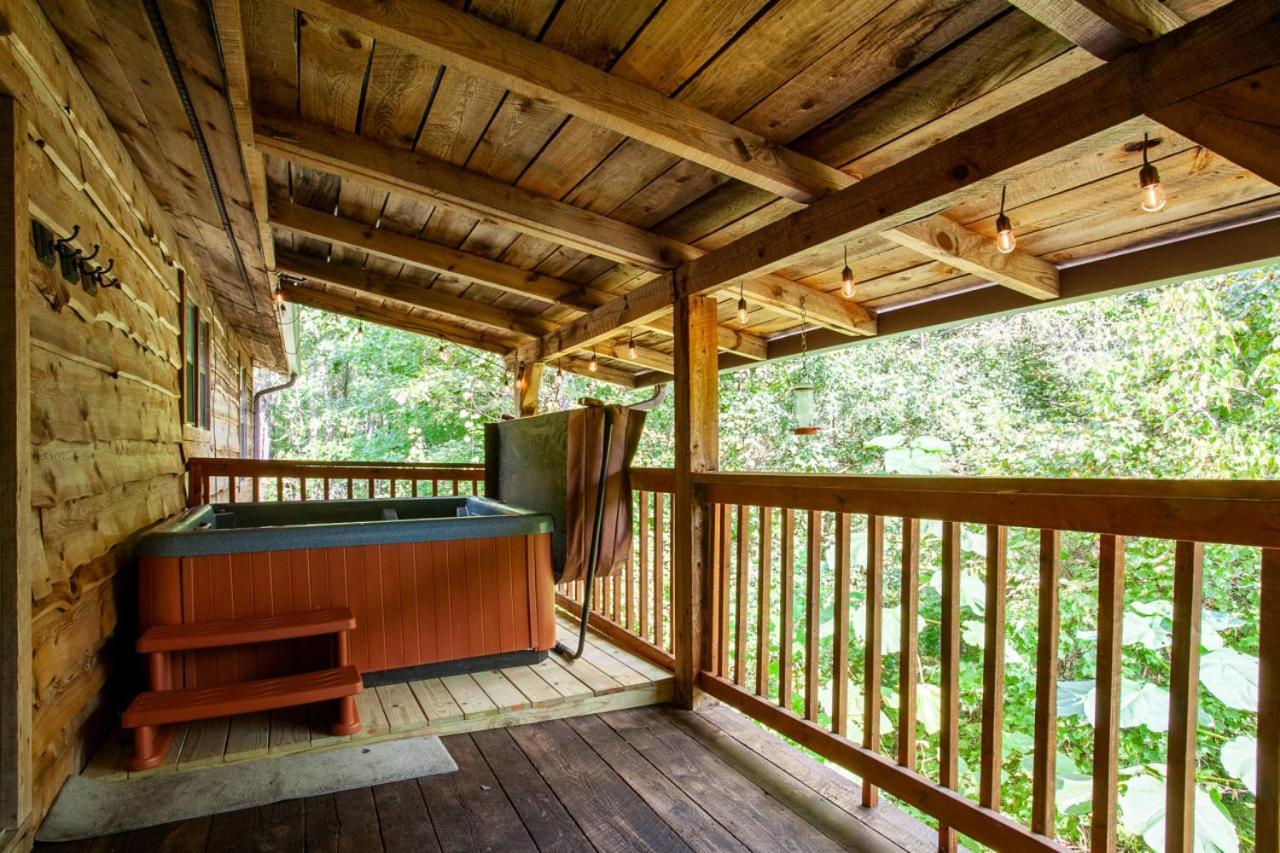 Forest Home Hot Tub Fire Pit Pool Table 鸽子谷 外观 照片