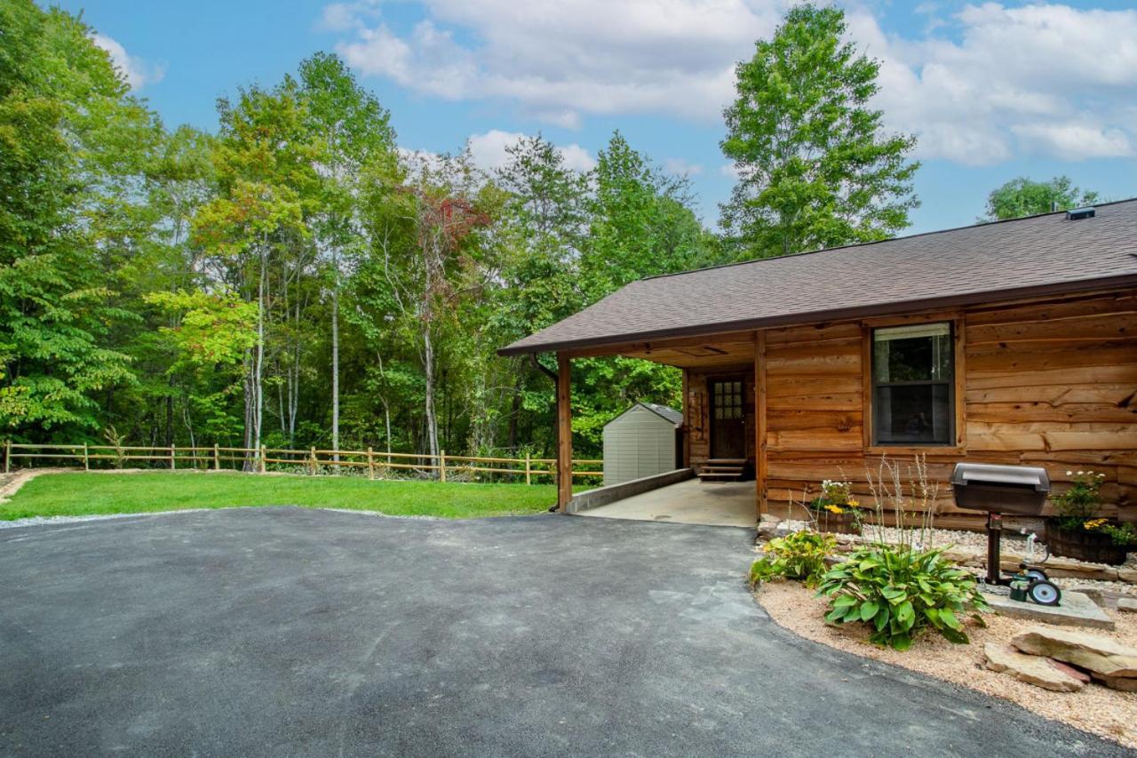 Forest Home Hot Tub Fire Pit Pool Table 鸽子谷 外观 照片