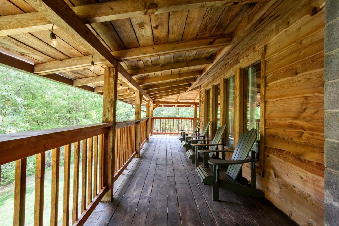 Forest Home Hot Tub Fire Pit Pool Table 鸽子谷 外观 照片