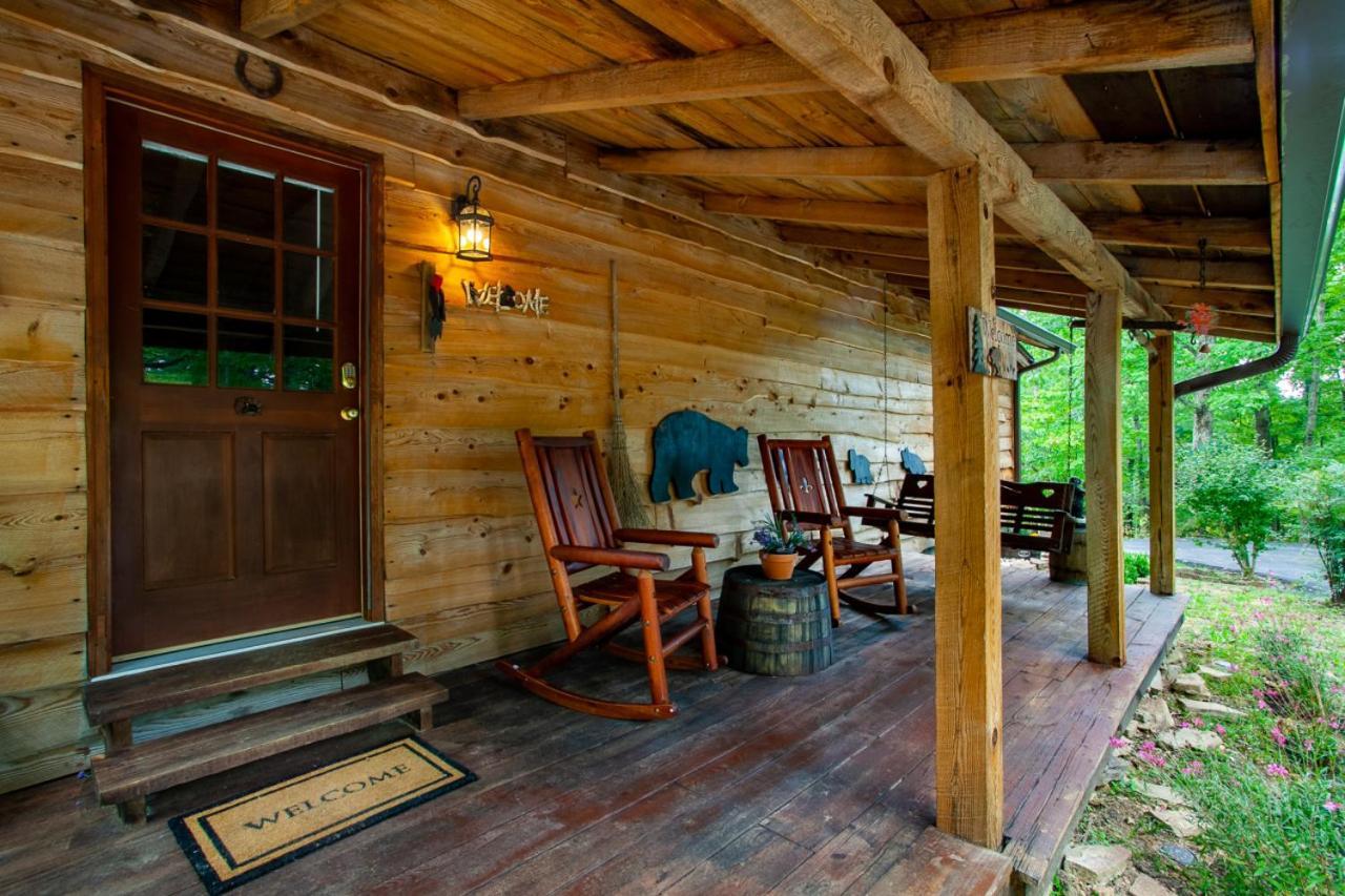 Forest Home Hot Tub Fire Pit Pool Table 鸽子谷 外观 照片