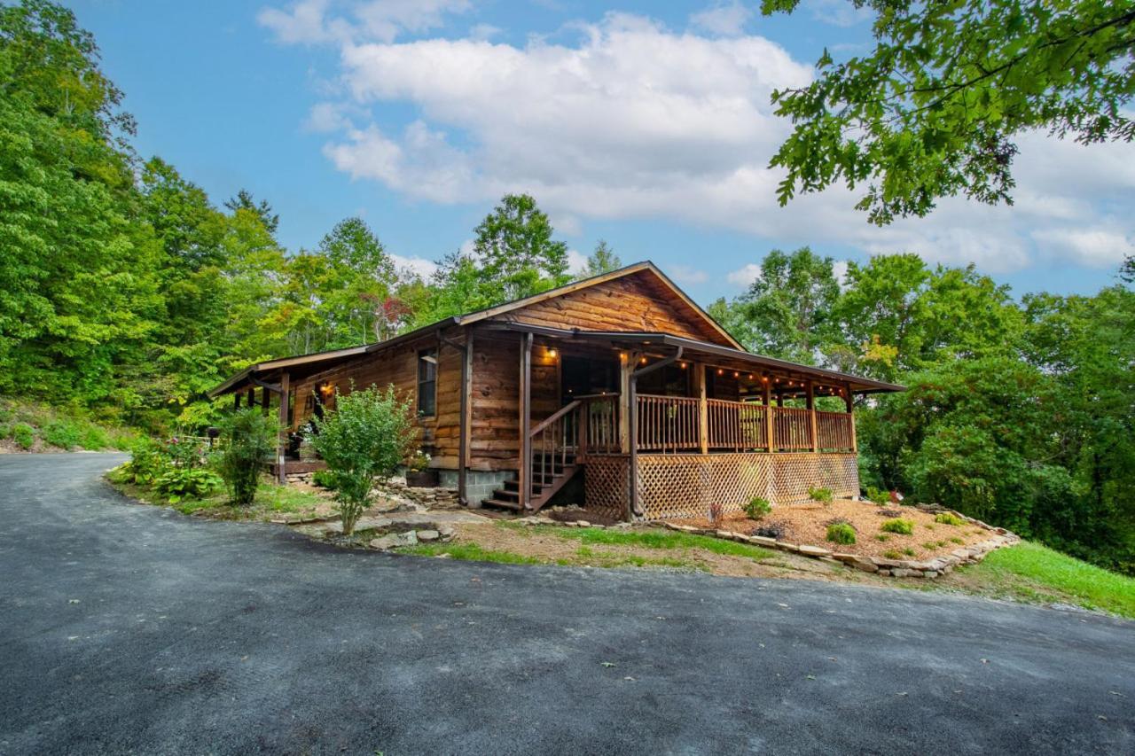 Forest Home Hot Tub Fire Pit Pool Table 鸽子谷 外观 照片